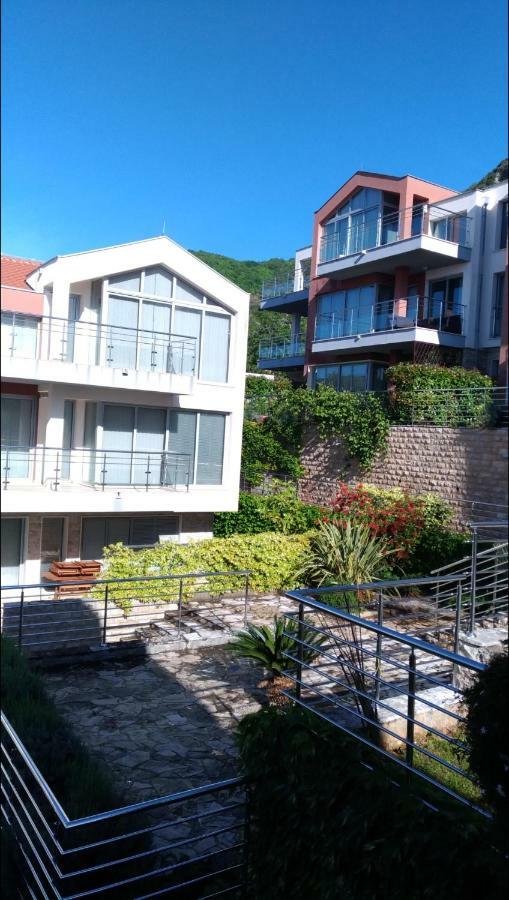 Apartments Acacia Hill Đenovići Exterior photo